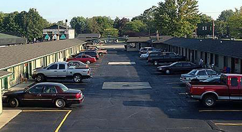 Curry's Motel Inn Hotel Outdoor Parking